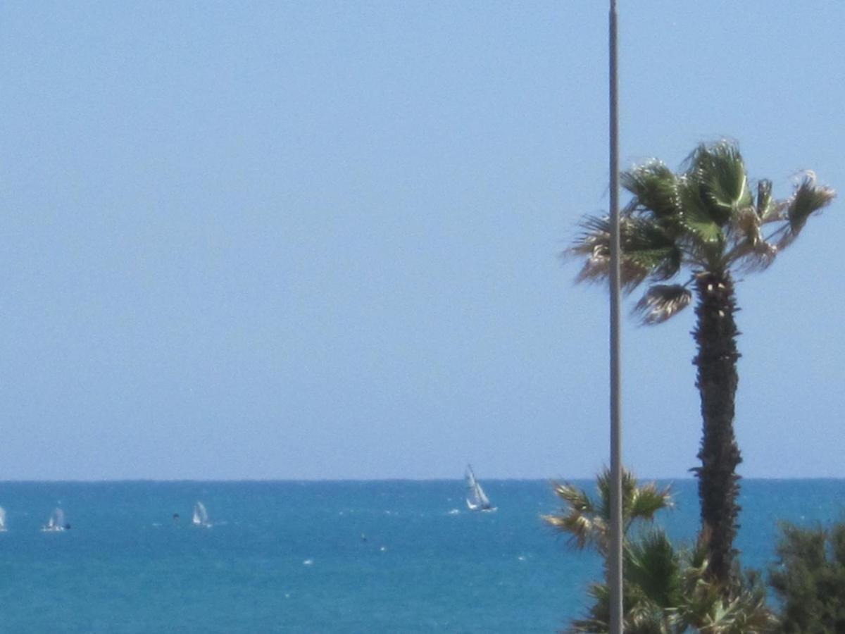 Ferienwohnung Alma Unica Fronte Mare Lido di Ostia Exterior foto