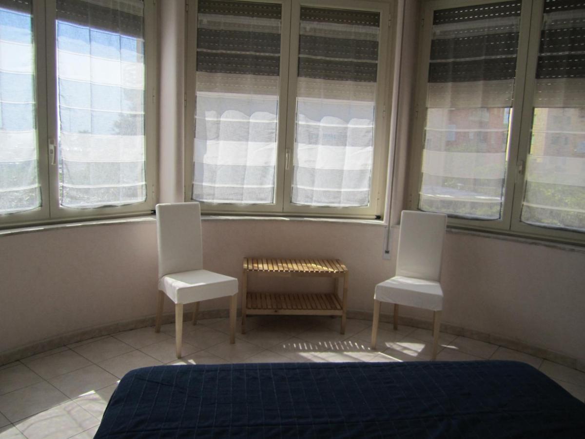 Ferienwohnung Alma Unica Fronte Mare Lido di Ostia Exterior foto