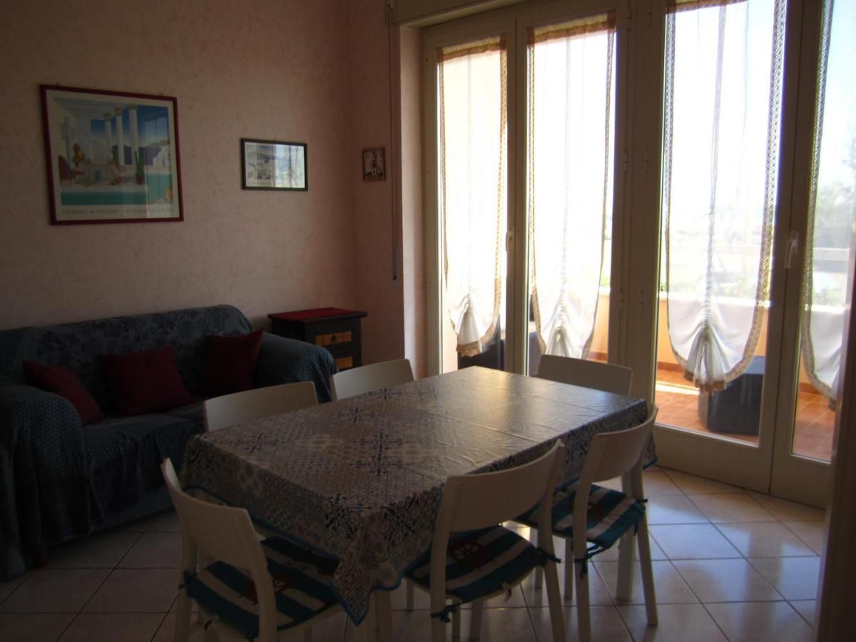 Ferienwohnung Alma Unica Fronte Mare Lido di Ostia Exterior foto
