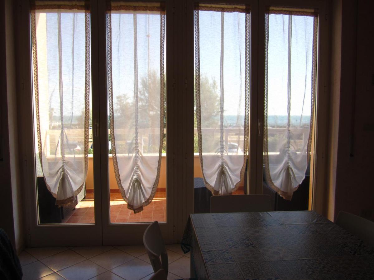 Ferienwohnung Alma Unica Fronte Mare Lido di Ostia Exterior foto